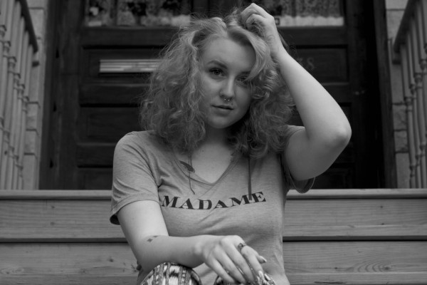 Lili K: “Come In” (prod. by Thelonious Martin)